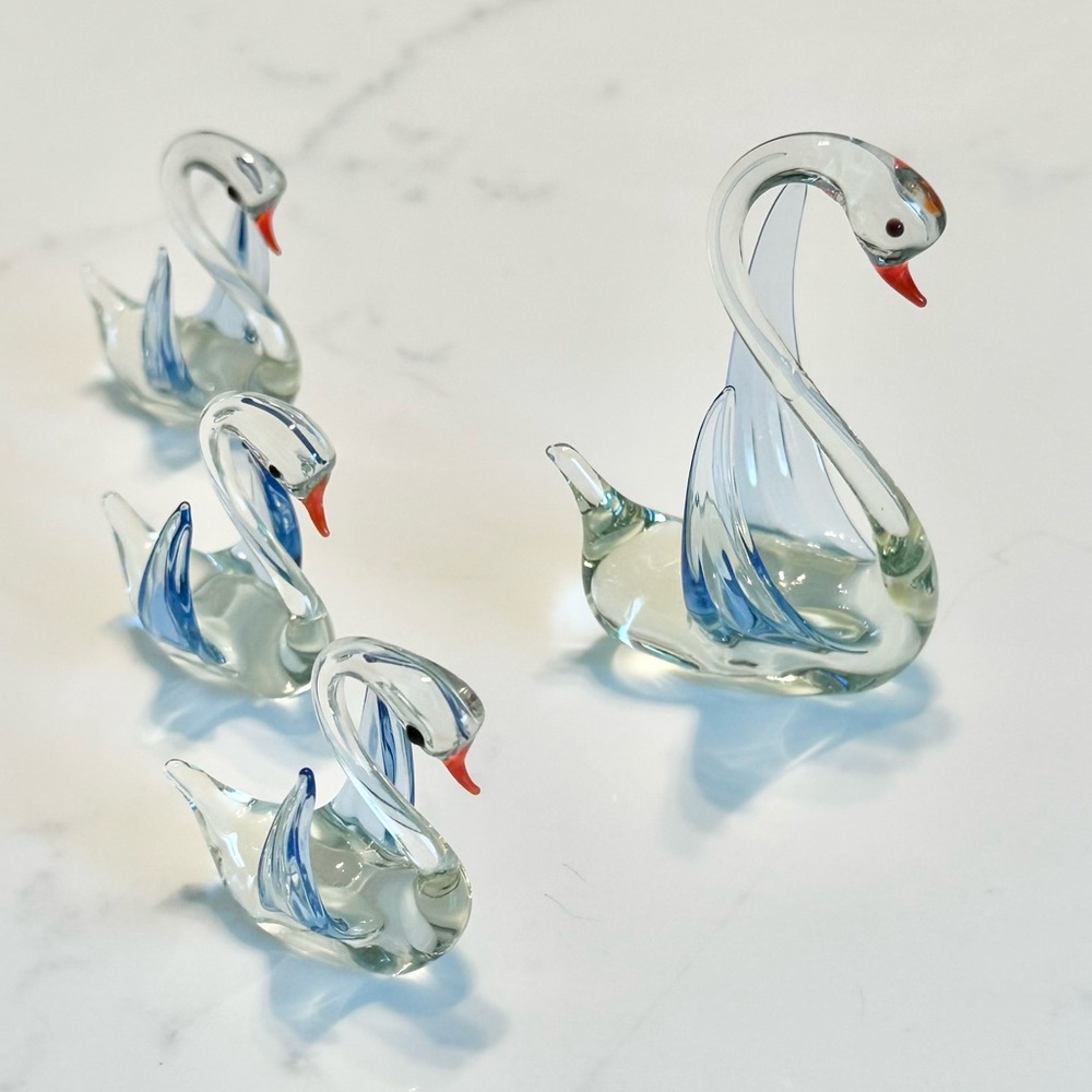 Rare Glass Swan Family-Lampwork Made in England. Perfect Condition.